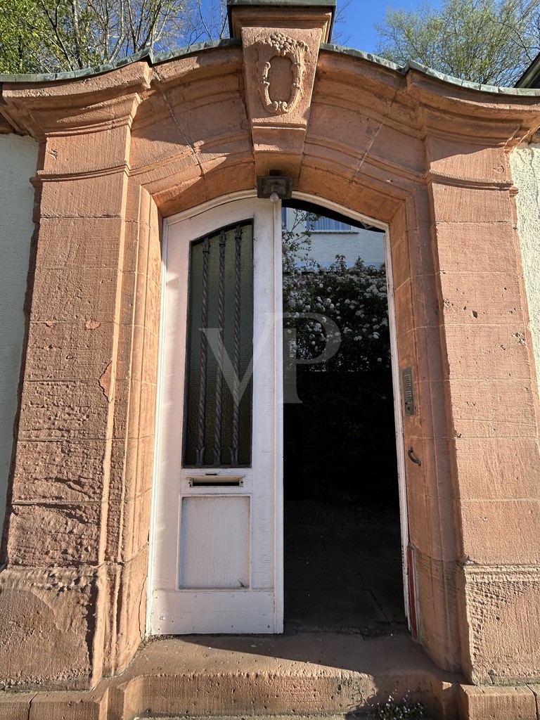 Neuer Preis: Charmante historische Villa mit faszinierendem Schlossblick