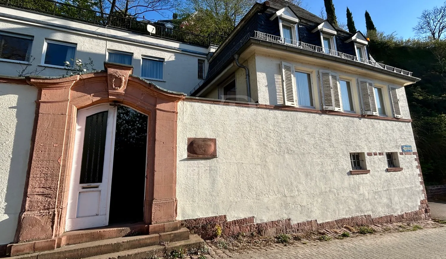 Neuer Preis: Charmante historische Villa mit faszinierendem Schlossblick