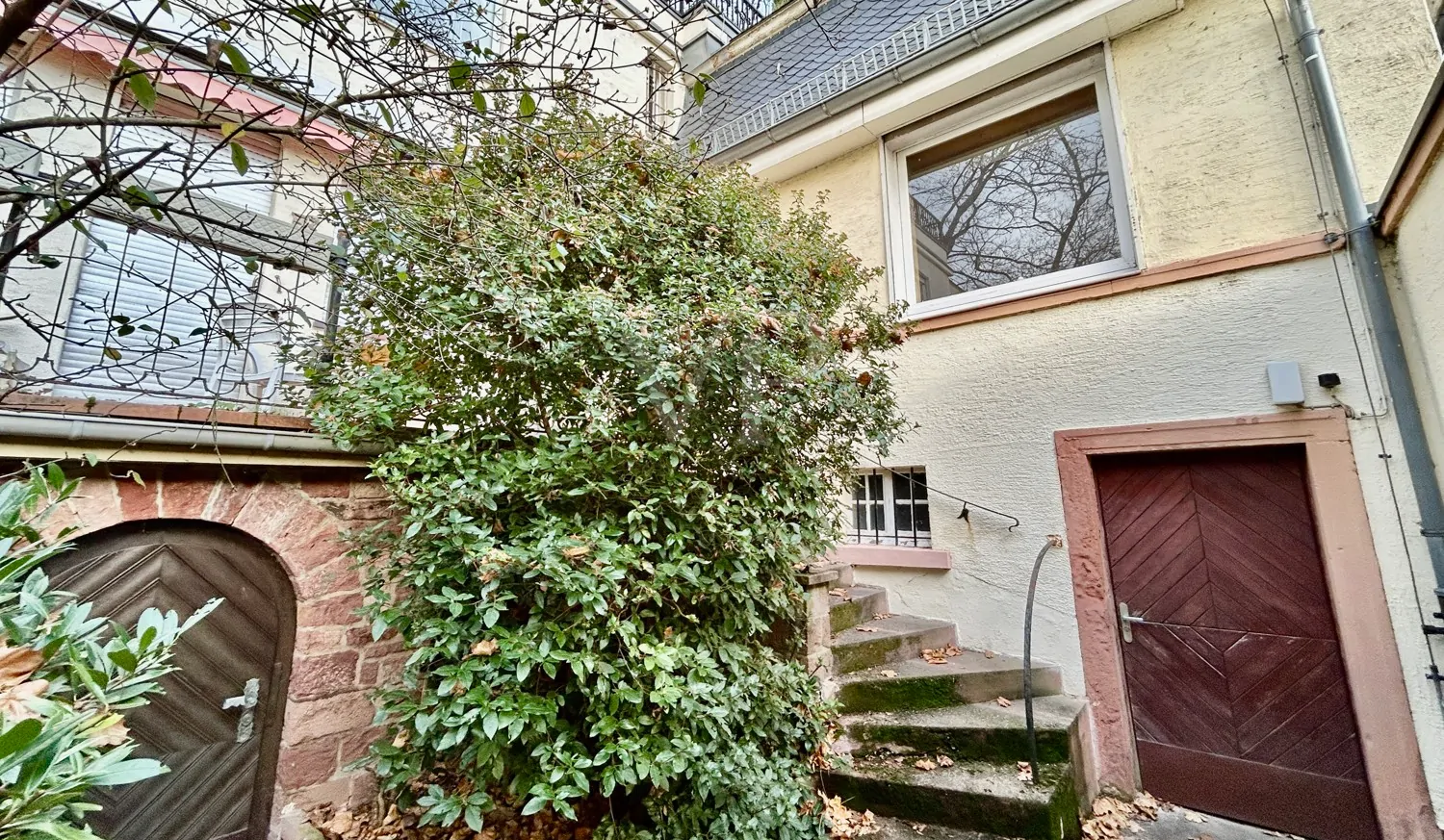 Neuer Preis: Charmante historische Villa mit faszinierendem Schlossblick