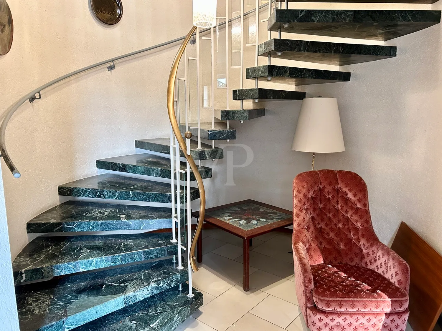 Neuer Preis: Charmante historische Villa mit faszinierendem Schlossblick