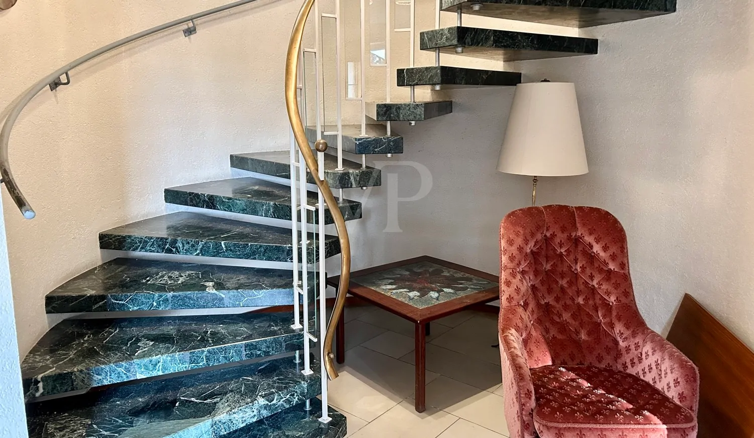 Neuer Preis: Charmante historische Villa mit faszinierendem Schlossblick