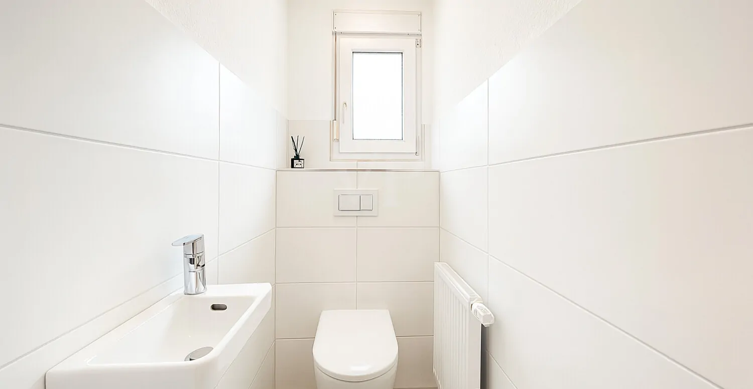 Lichtdurchflutete Altbauwohnung mit Balkon und Garage in ruhiger Lage