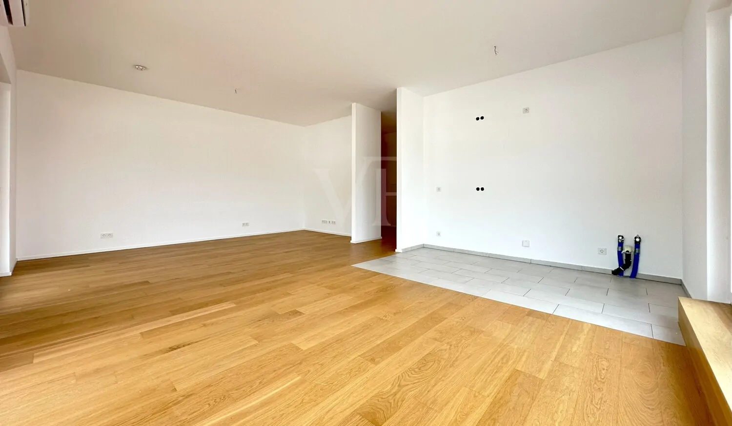 MTV: HD Südstadt Moderne Penthouse-Wohnung + Aufzug + barrierefrei + TG Stellplatz + Kellerraum + Terrasse