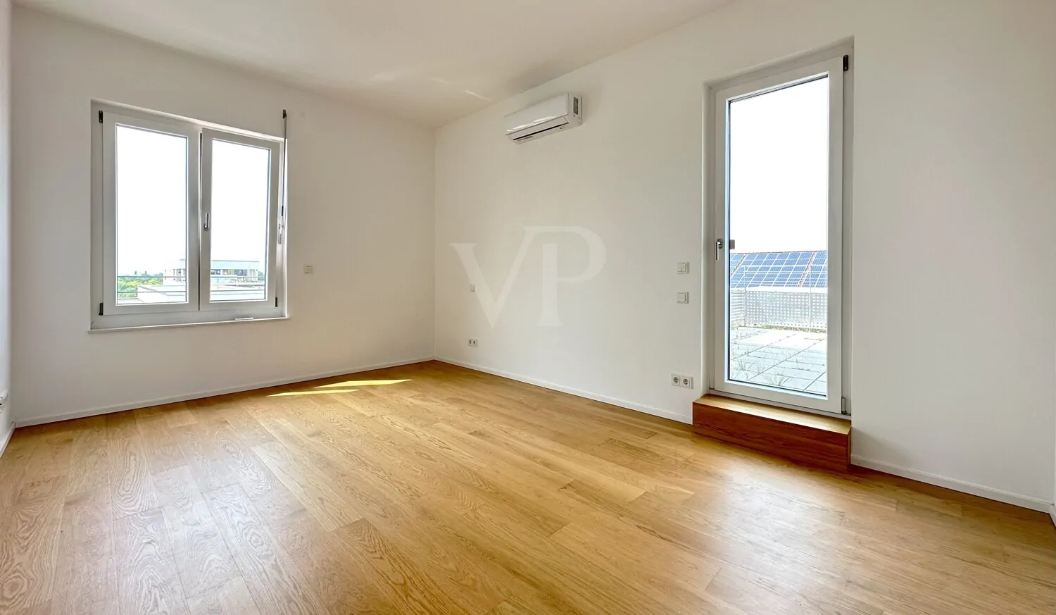 MTV: HD Südstadt Moderne Penthouse-Wohnung + Aufzug + barrierefrei + TG Stellplatz + Kellerraum + Terrasse