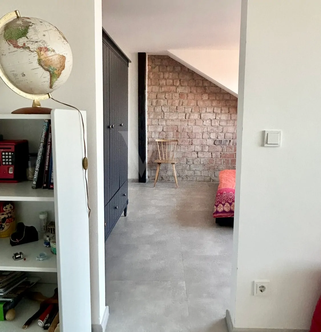 Modernes Loft in Toplage mit großem Wohnbereich und Kamin