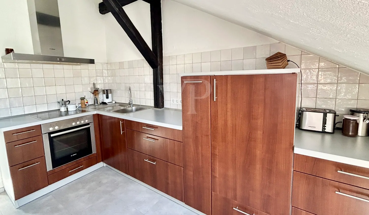 Modernes Loft in Toplage mit großem Wohnbereich und Kamin