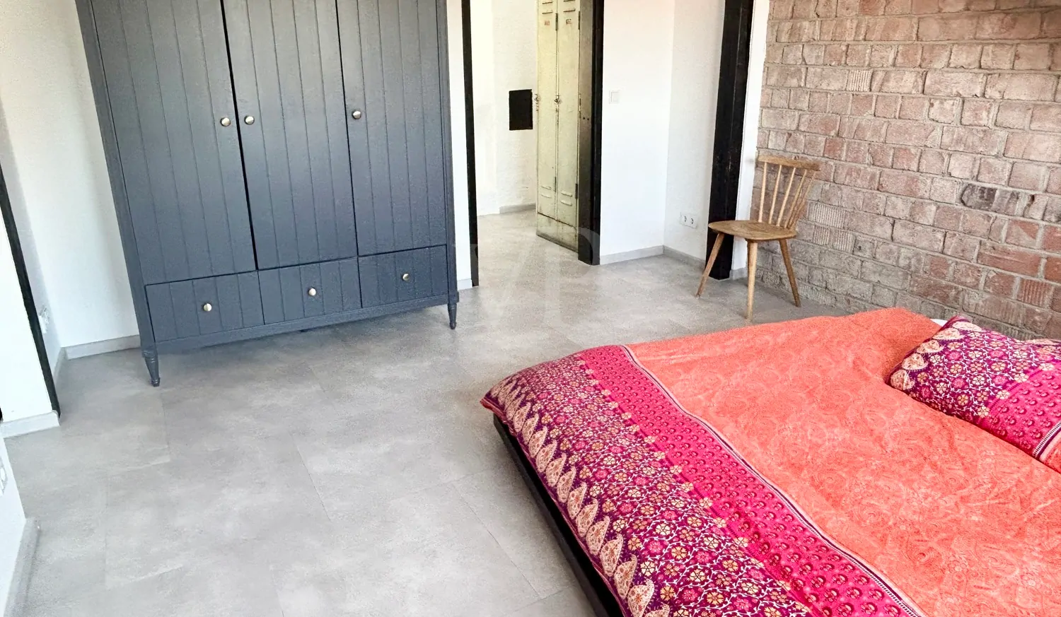 Modernes Loft in Toplage mit großem Wohnbereich und Kamin