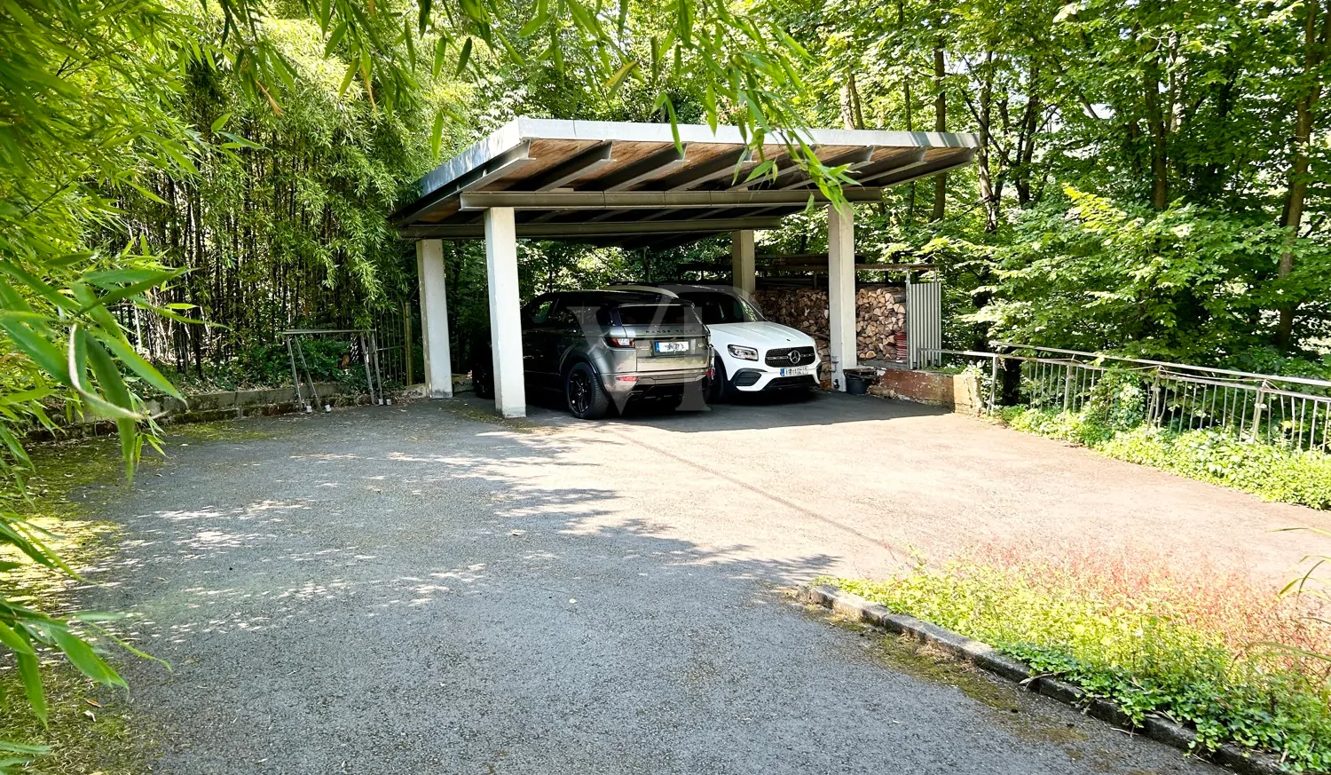 Idyllische Doppelhaushälfte mit Garten und herrlichem Ausblick