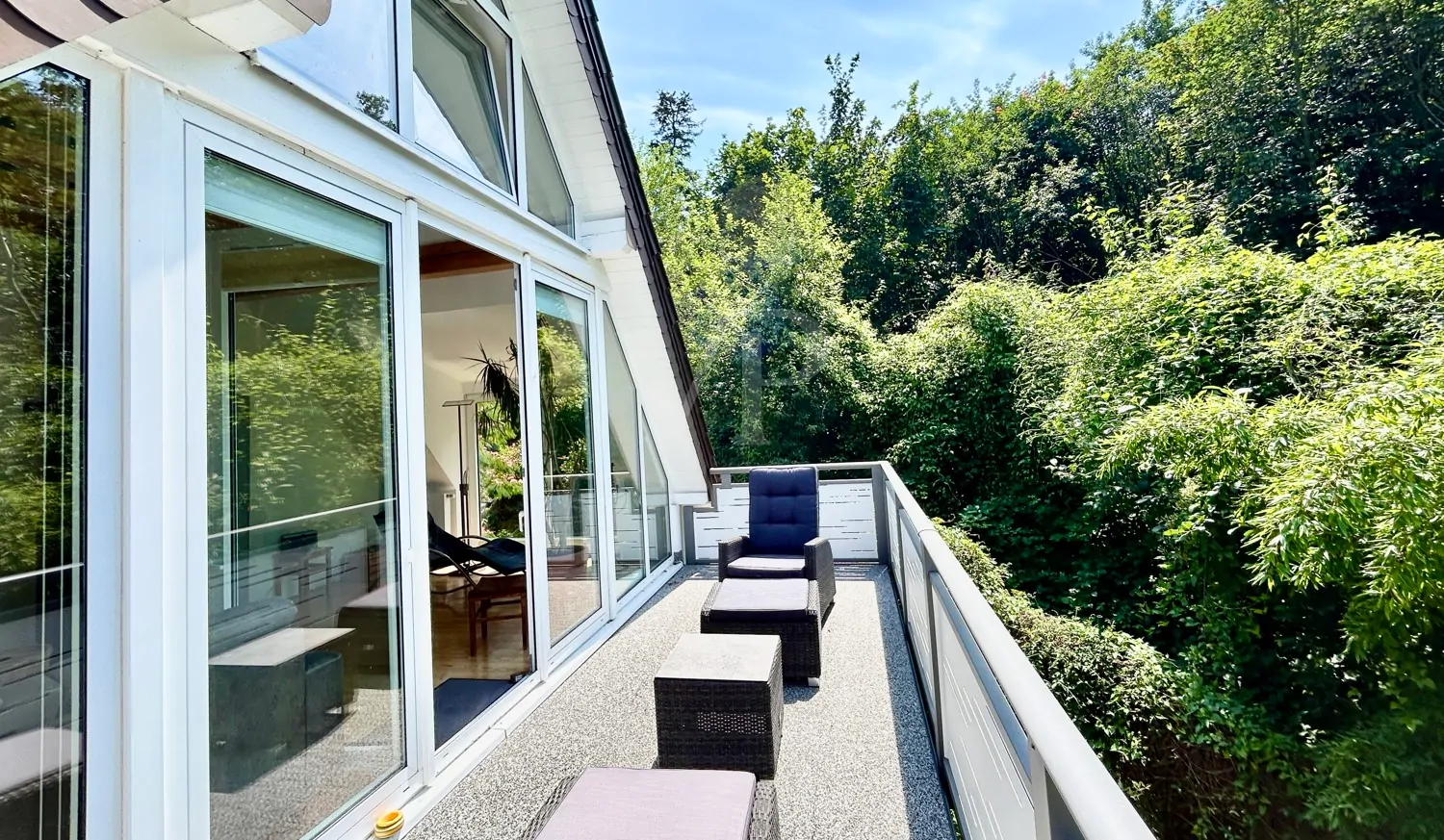 Idyllische Doppelhaushälfte mit Garten und herrlichem Ausblick