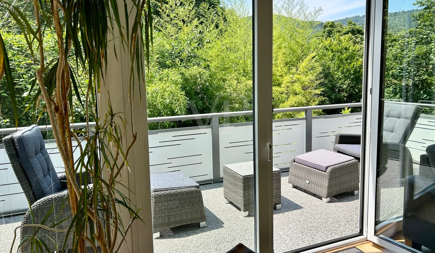 Idyllische Doppelhaushälfte mit Garten und herrlichem Ausblick