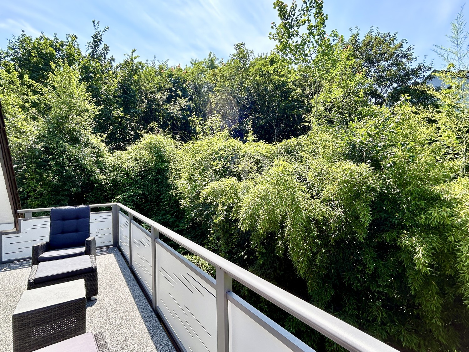 Idyllische Doppelhaushälfte mit Garten und herrlichem Ausblick