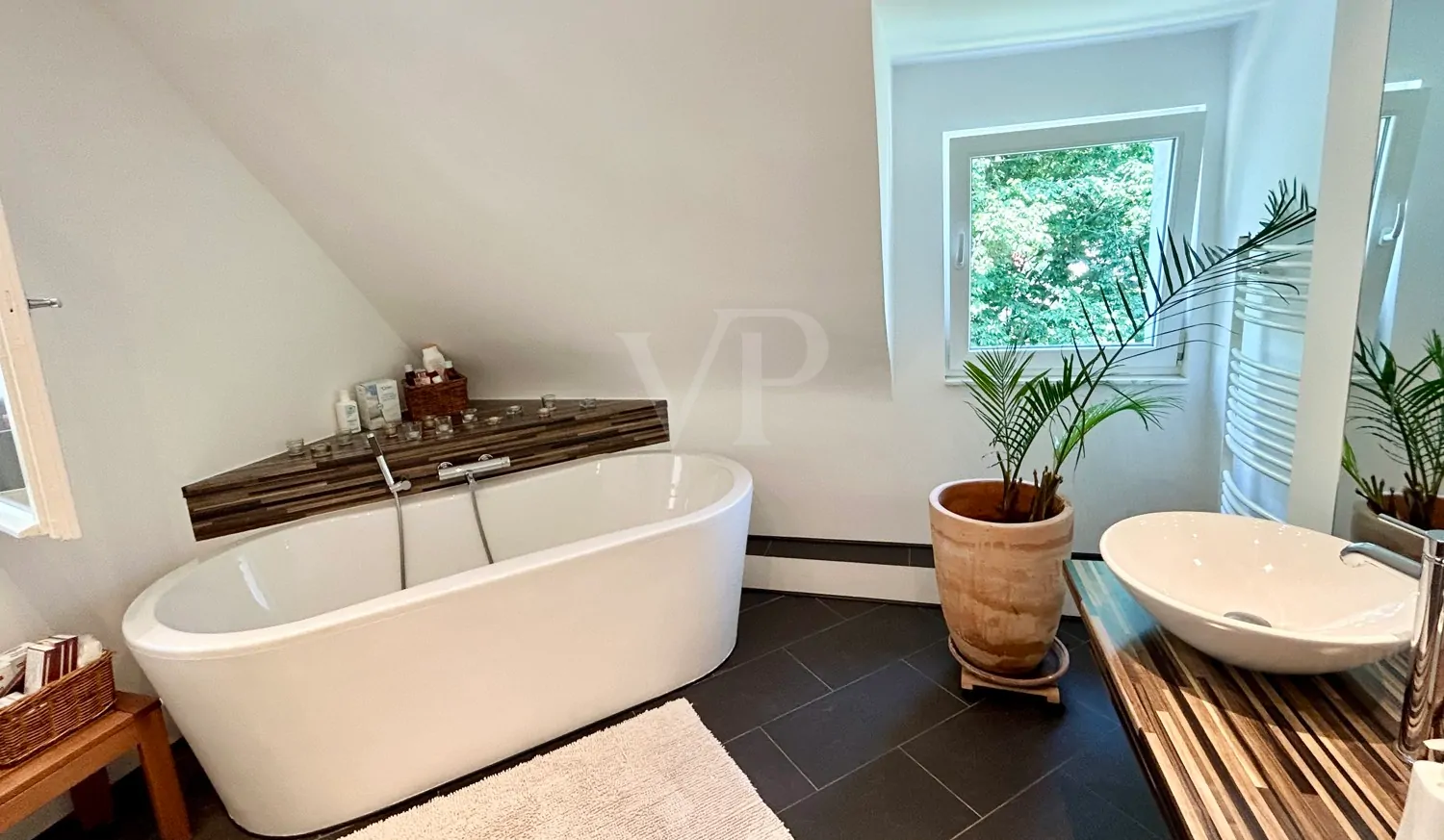 Idyllische Doppelhaushälfte mit Garten und herrlichem Ausblick