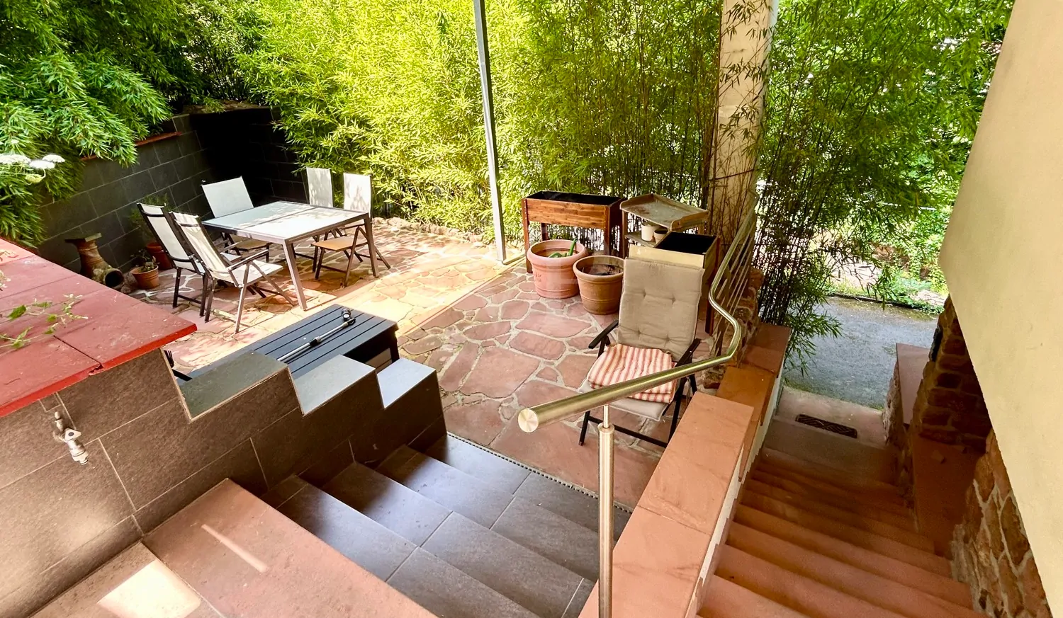 Idyllische Doppelhaushälfte mit Garten und herrlichem Ausblick