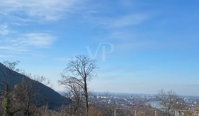 Wohnen IM SCHLOSSHOTEL- Sonnige Wohnung mit Traumaussicht
