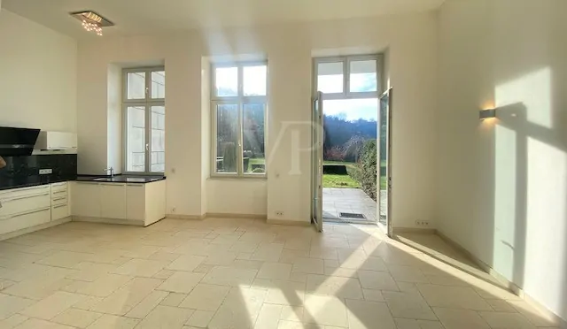 Wohnen IM SCHLOSSHOTEL- Sonnige Wohnung mit Traumaussicht