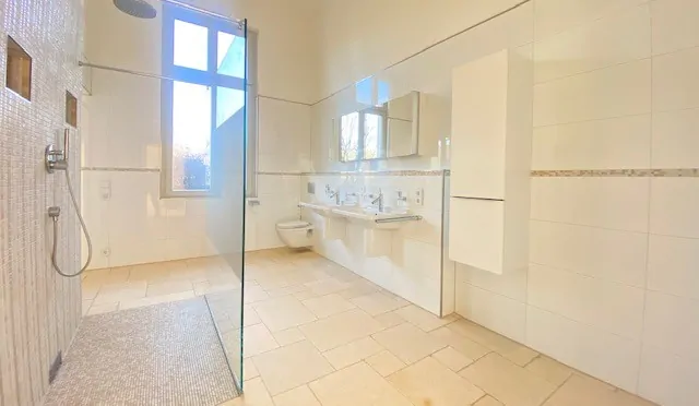 Wohnen IM SCHLOSSHOTEL- Sonnige Wohnung mit Traumaussicht