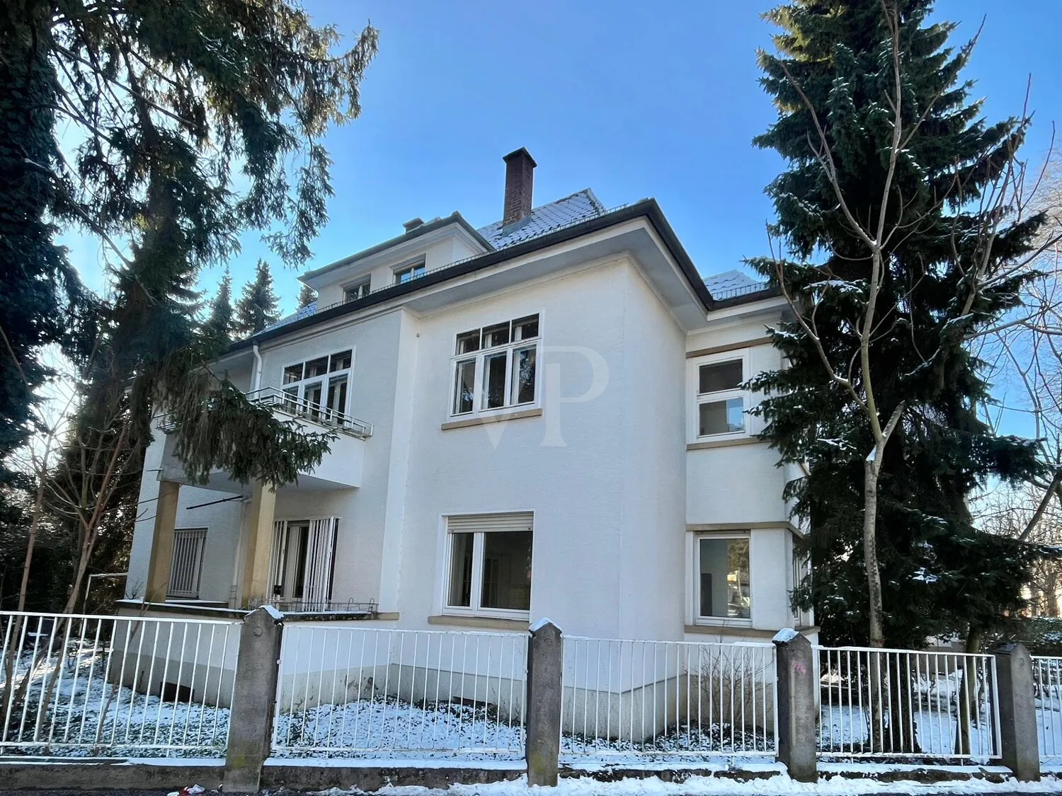 Detached multi-family house in a central location – vacant and ready for occupancy