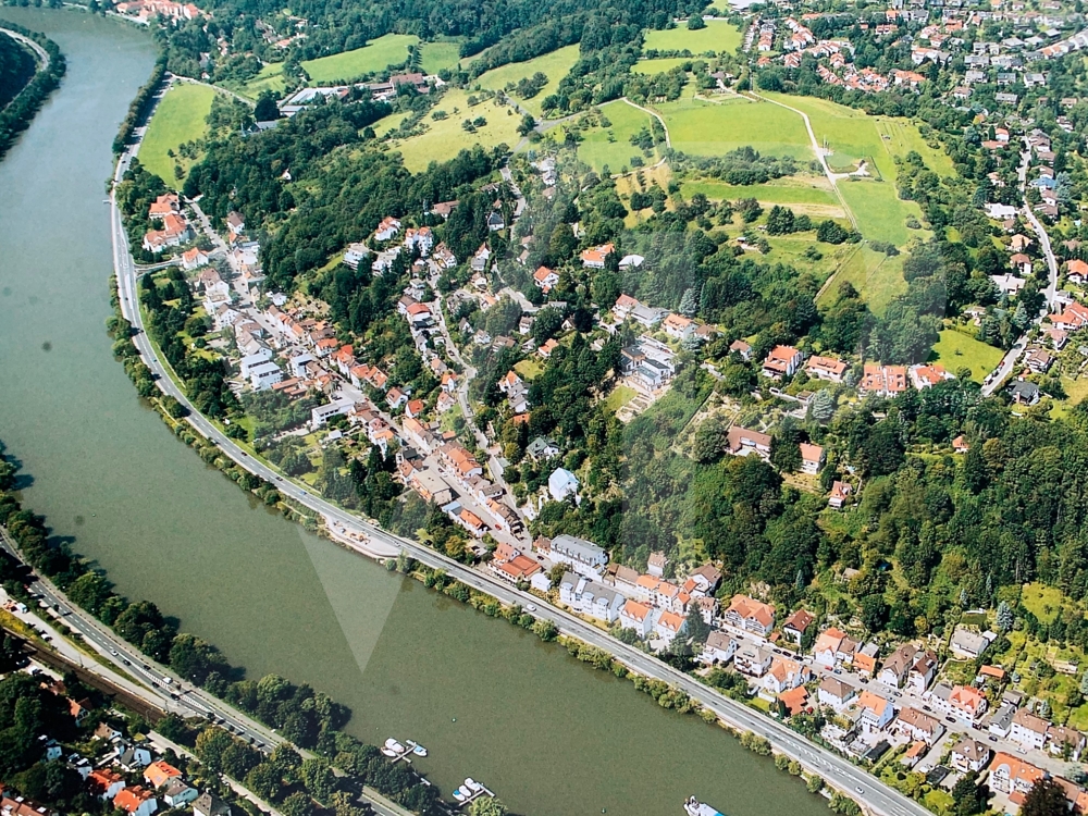 Traumhafte Villa mit frontalem Neckarblick und Personenaufzug