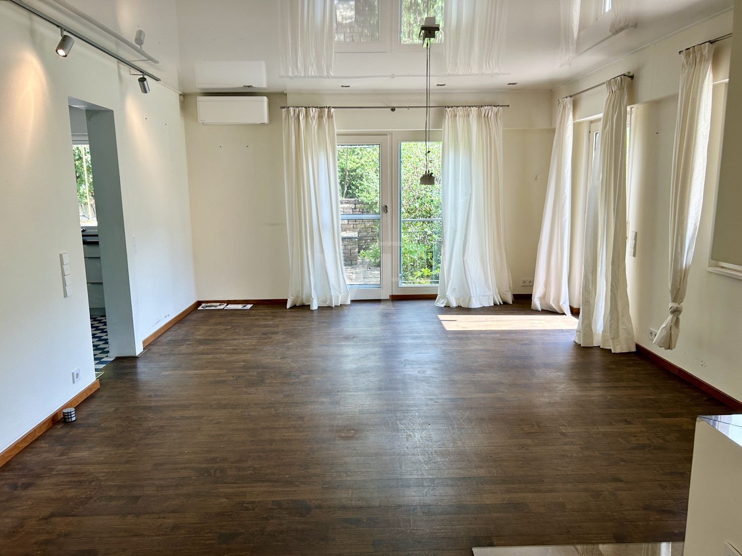 Traumhafte Villa mit frontalem Neckarblick und Personenaufzug
