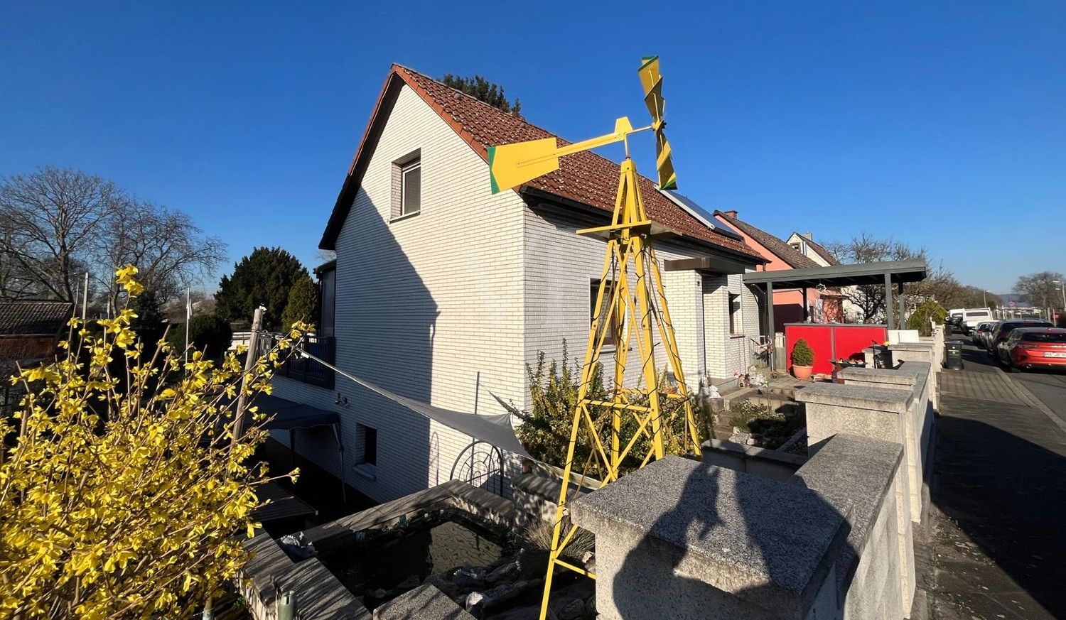 Neuer Preis: Freistehendes Einfamilienhaus mit großem Garten auf Erbpachtgrundstück