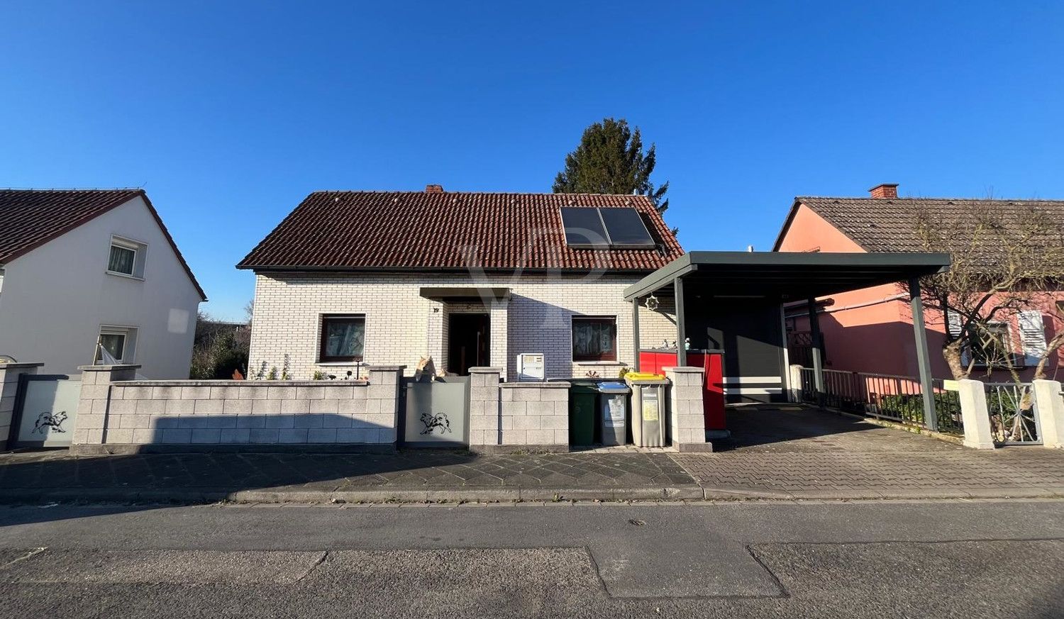 Neuer Preis: Freistehendes Einfamilienhaus mit großem Garten auf Erbpachtgrundstück
