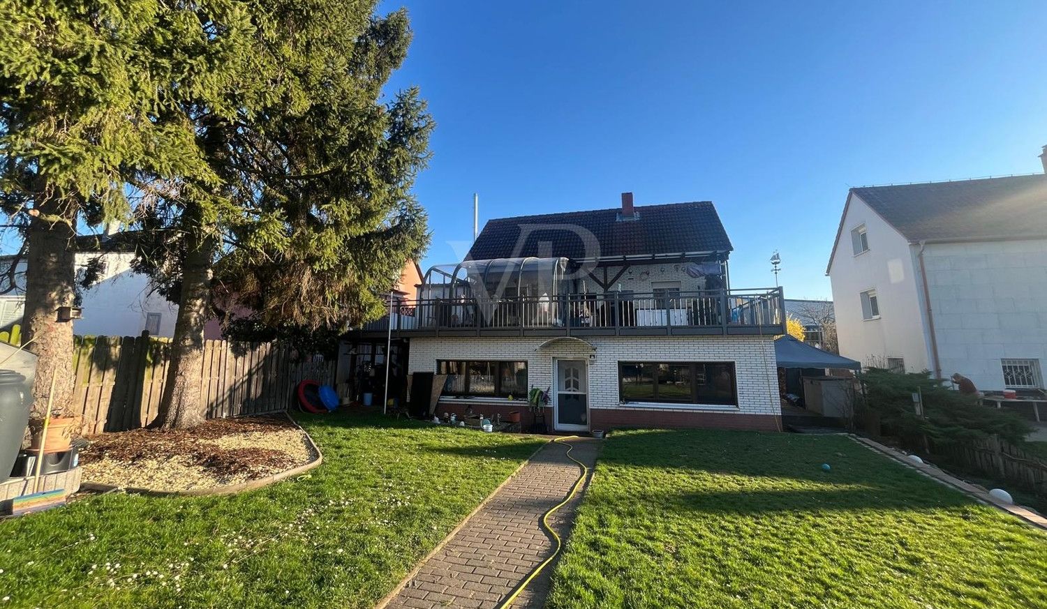 Neuer Preis: Freistehendes Einfamilienhaus mit großem Garten auf Erbpachtgrundstück