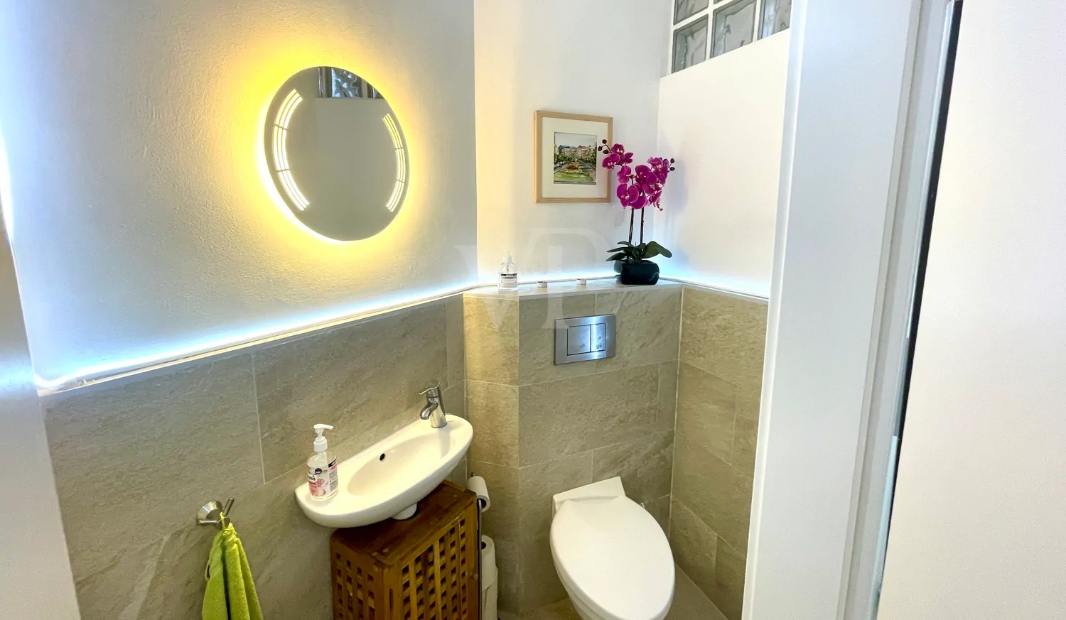 Oase in der Innenstadt: Zentrale, sanierte Beletage-Wohnung in historischem Hinterhaus