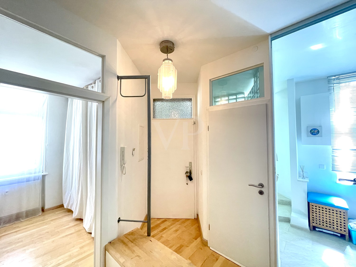Oase in der Innenstadt: Zentrale, sanierte Beletage-Wohnung in historischem Hinterhaus
