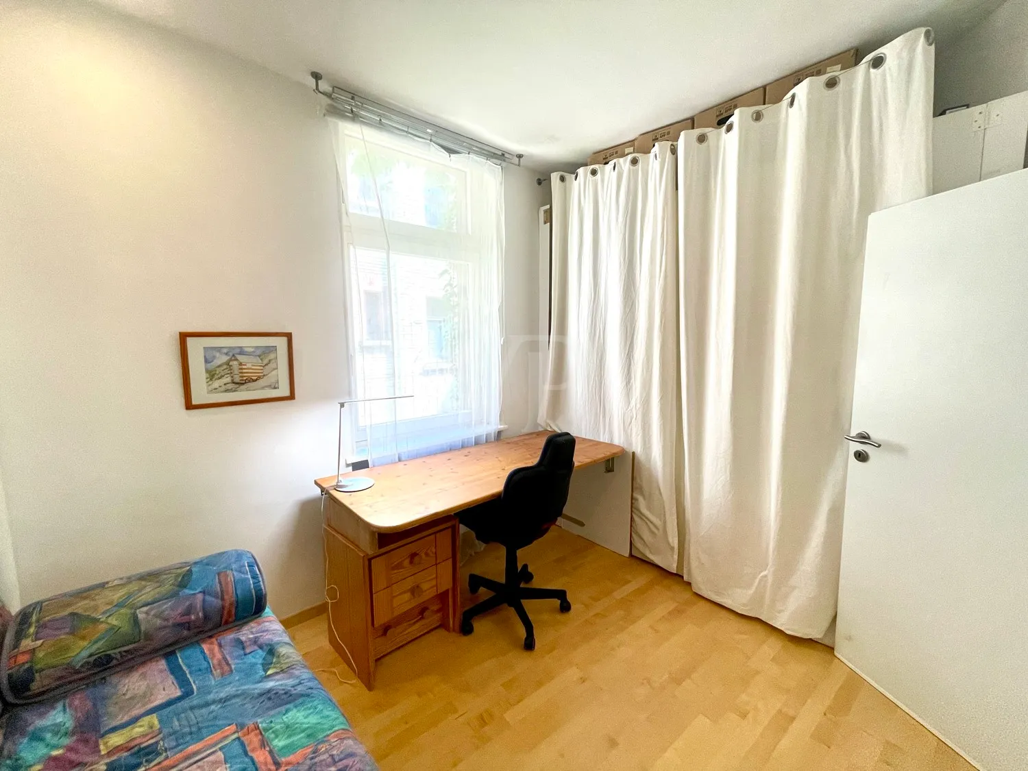 An oasis in the city center: Centrally located, renovated first-floor apartment in a historic rear building