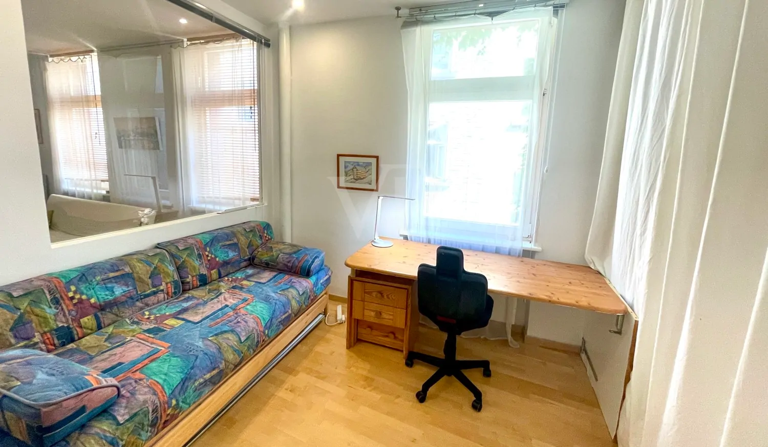 Oase in der Innenstadt: Zentrale, sanierte Beletage-Wohnung in historischem Hinterhaus