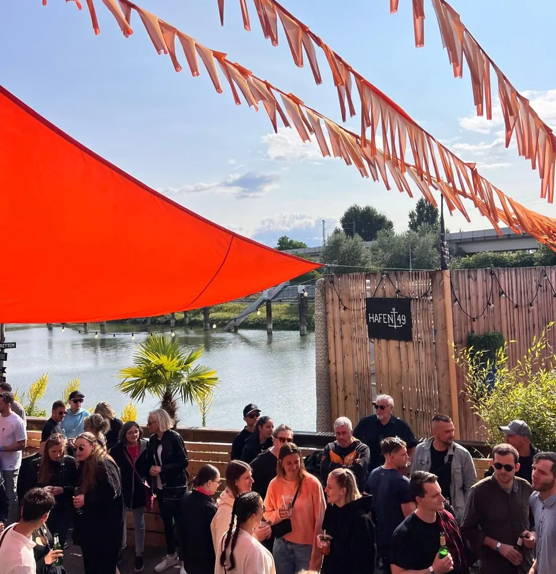 Oase in der Innenstadt: Zentrale, sanierte Beletage-Wohnung in historischem Hinterhaus