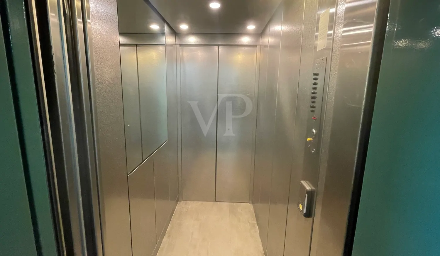 Gepflegte 1-Zimmer-Wohnung mit Aufzug, Balkon und Stellplatz