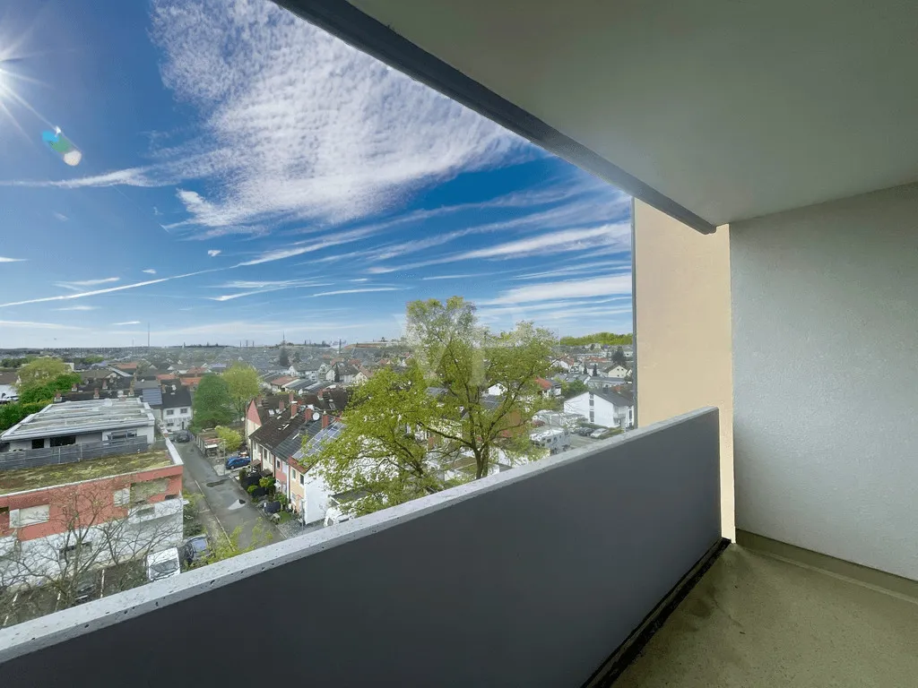 Gepflegte 1-Zimmer-Wohnung mit Aufzug, Balkon und Stellplatz