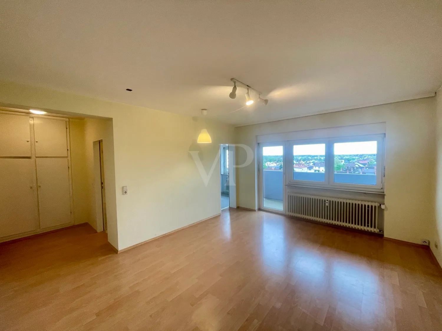 Gepflegte 1-Zimmer-Wohnung mit Aufzug, Balkon und Stellplatz