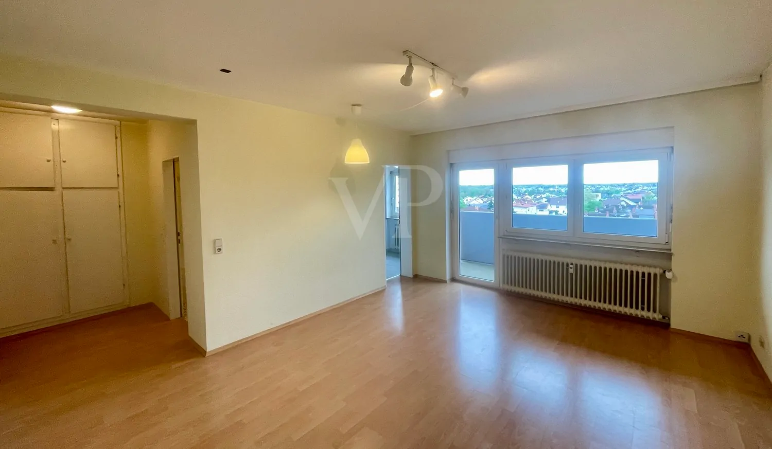 Gepflegte 1-Zimmer-Wohnung mit Aufzug, Balkon und Stellplatz