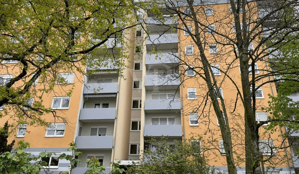 Gepflegte 1-Zimmer-Wohnung mit Aufzug, Balkon und Stellplatz