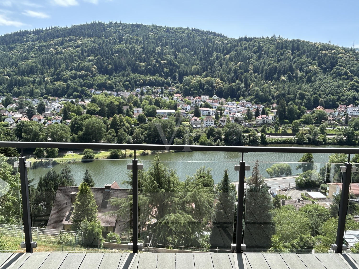 Erstbezug am Neckar – kernsanierte, vollmöblierte 2-Zimmer-Wohnung mit Neckarblick
