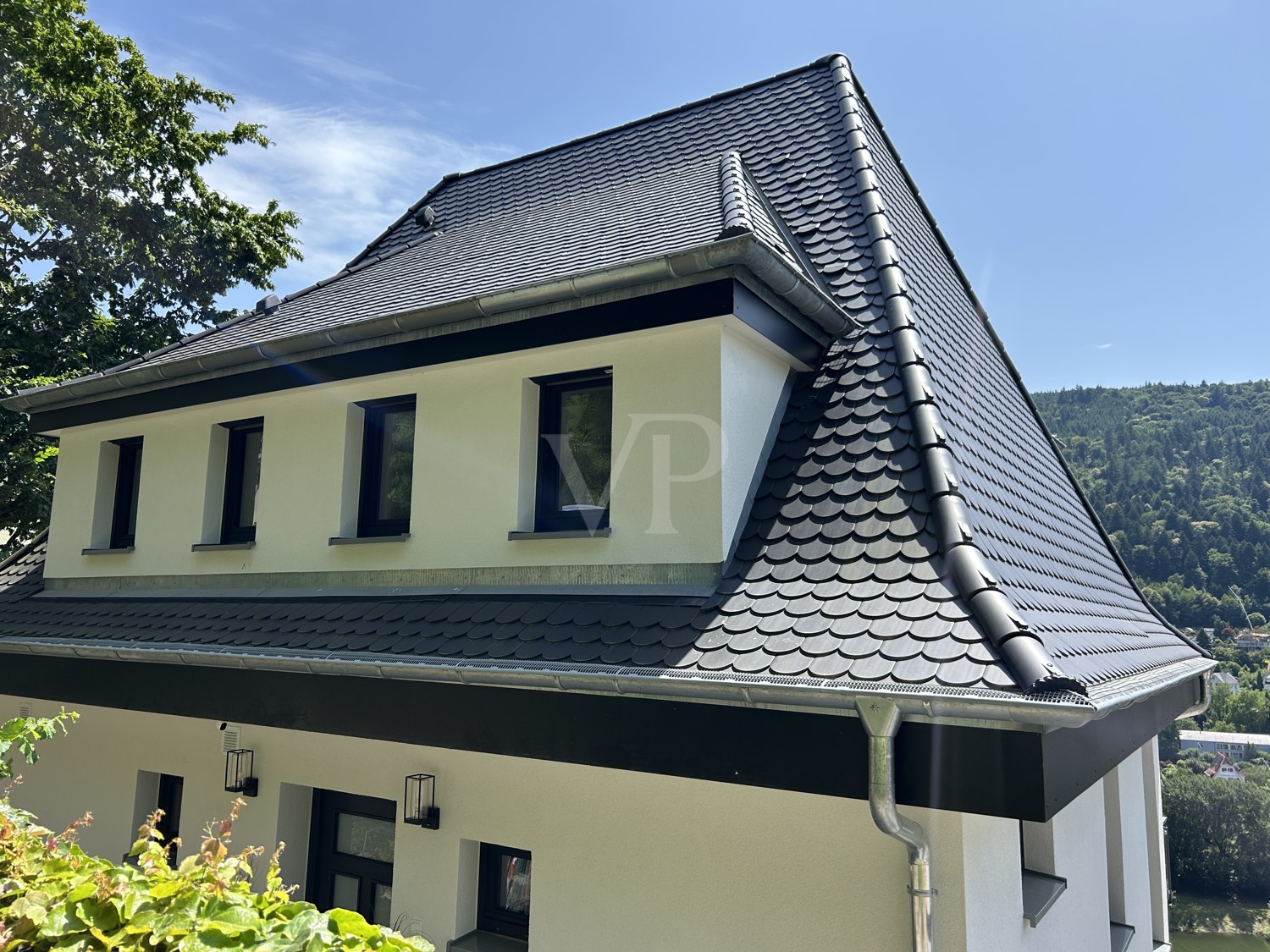 Erstbezug am Neckar – kernsanierte, vollmöblierte 2-Zimmer-Wohnung mit Neckarblick