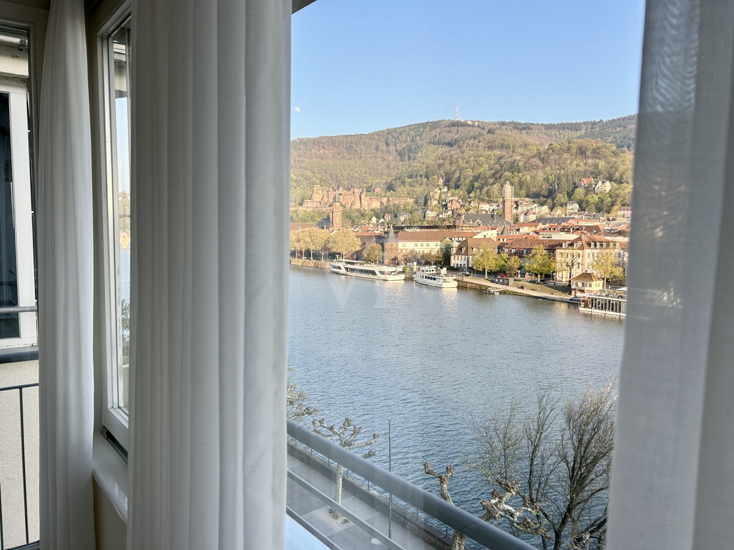 Exklusives, helles Penthouse mit wunderschöner Sonneneinstrahlung,
Schloß- & Neckarblick