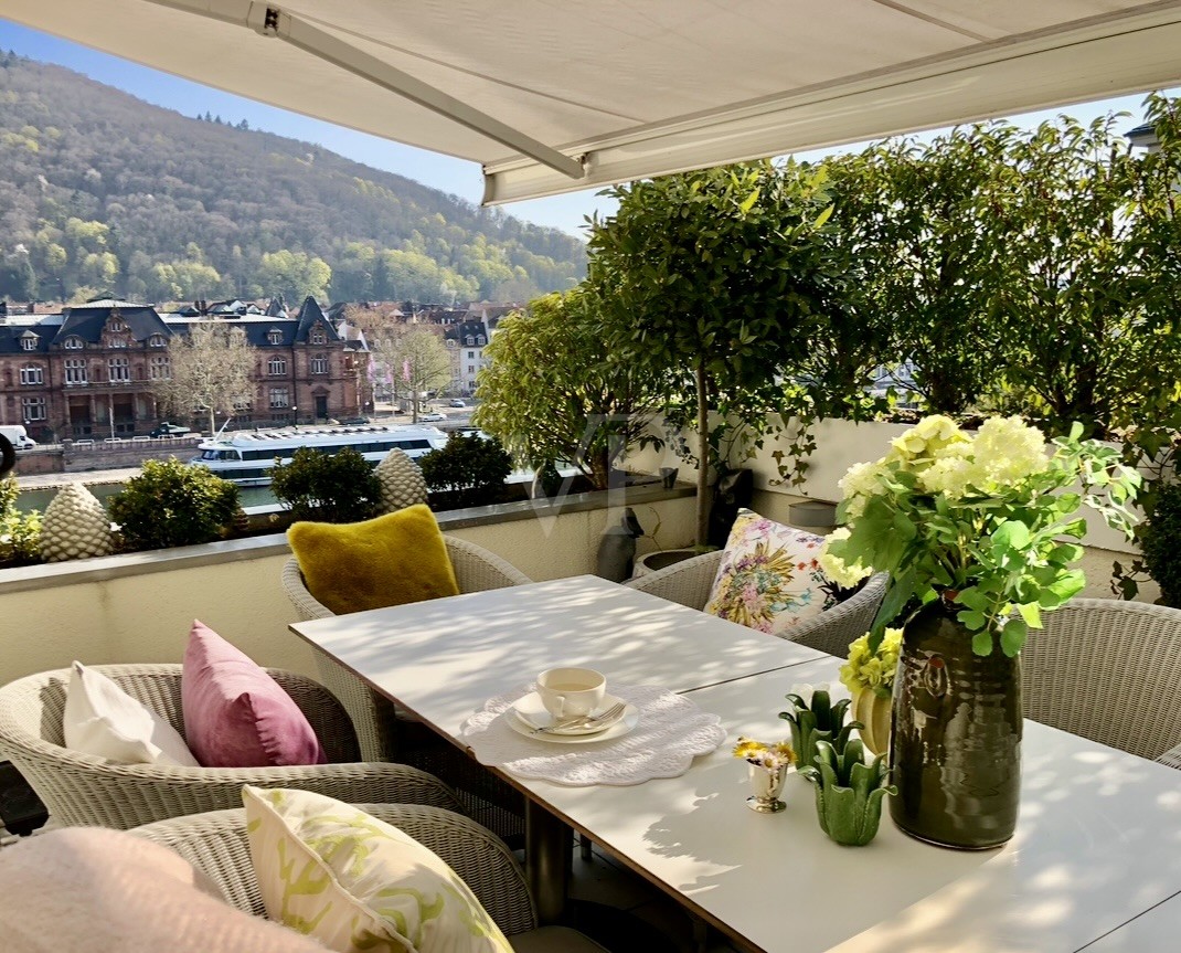 Exklusives, helles Penthouse mit wunderschöner Sonneneinstrahlung,
Schloß- & Neckarblick
