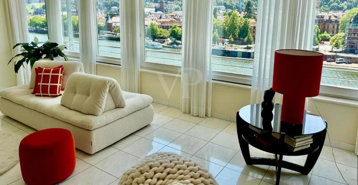 Exklusives, helles Penthouse mit wunderschöner Sonneneinstrahlung,
Schloß- & Neckarblick