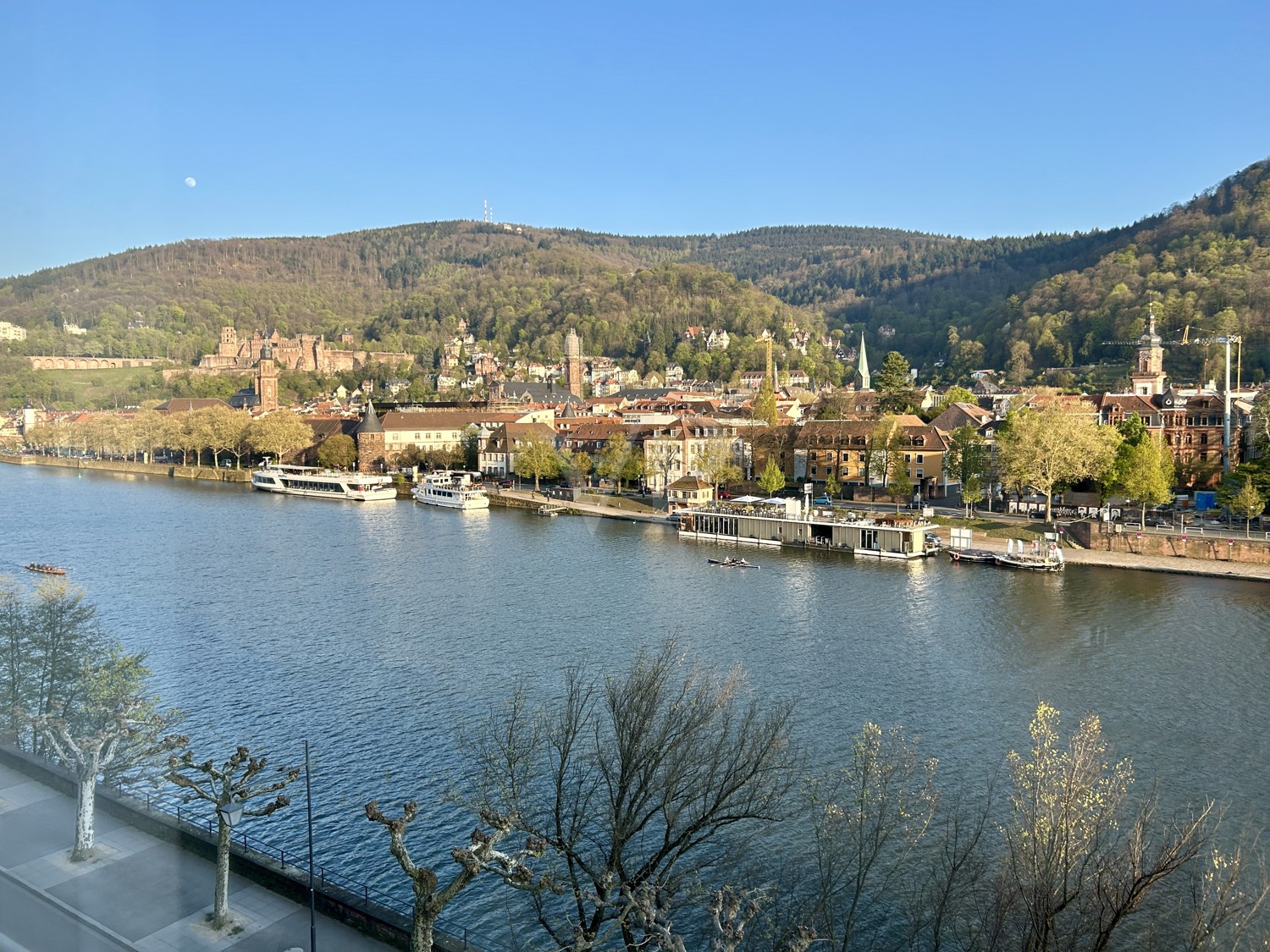 Exklusives, helles Penthouse mit wunderschöner Sonneneinstrahlung,
Schloß- & Neckarblick