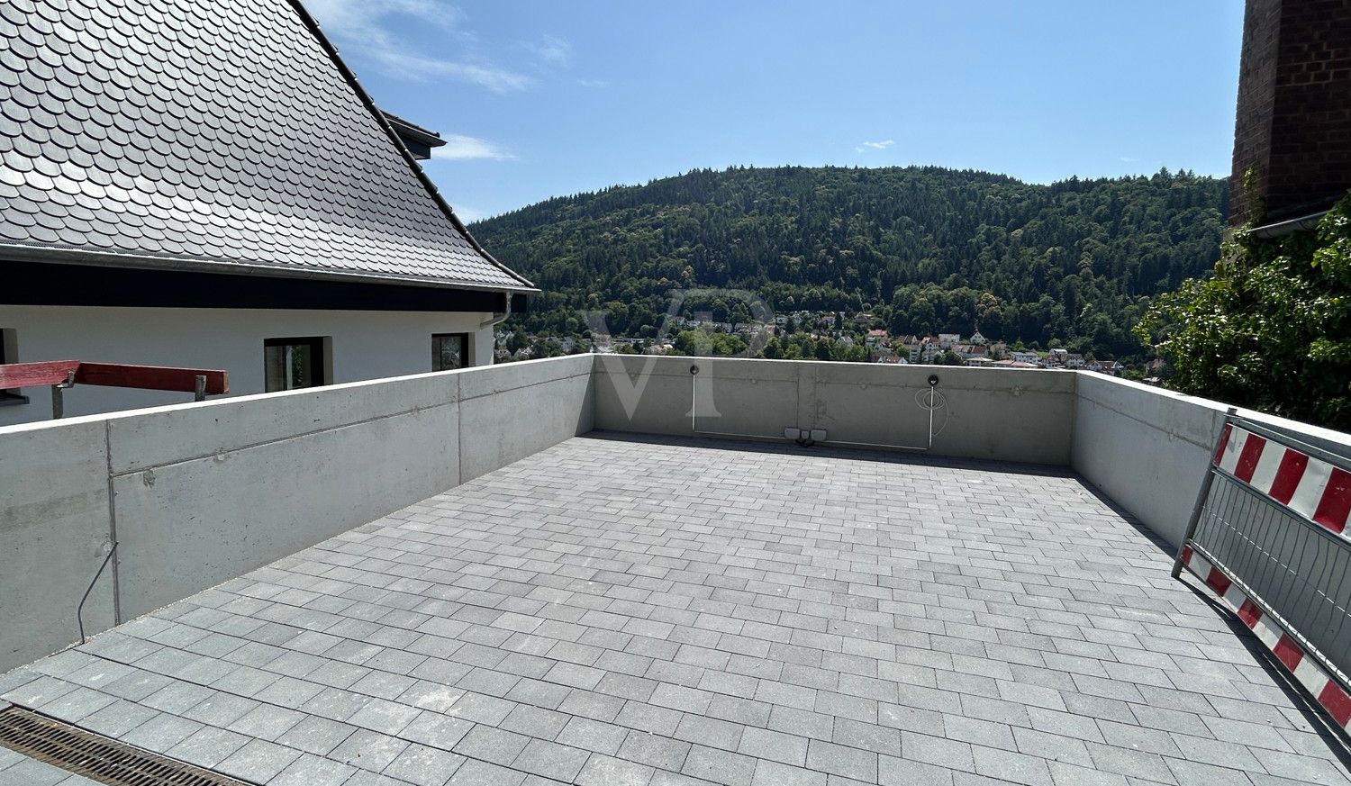 Charmantes Einfamilienhaus mit großem Garten – vollmöbliert und bezugsfertig nach Kernsanierung