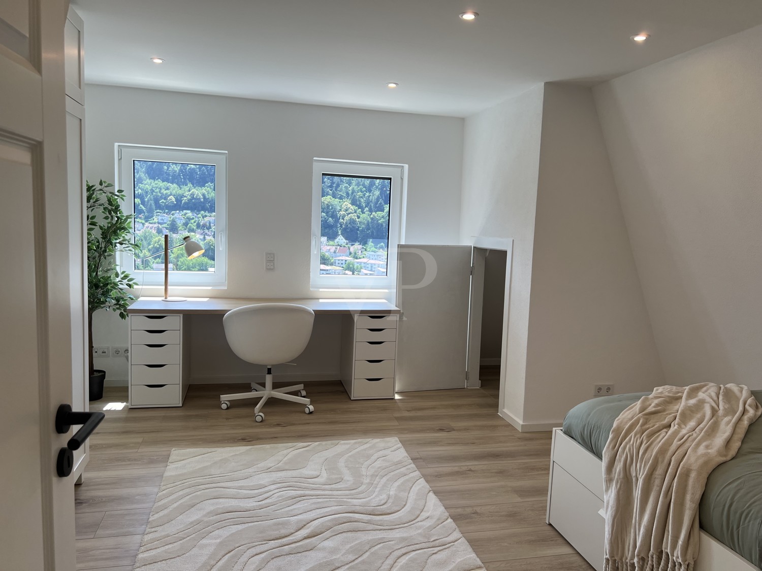 Vollmöblierte Maisonette mit Neckarblick – Erstbezug nach Sanierung
