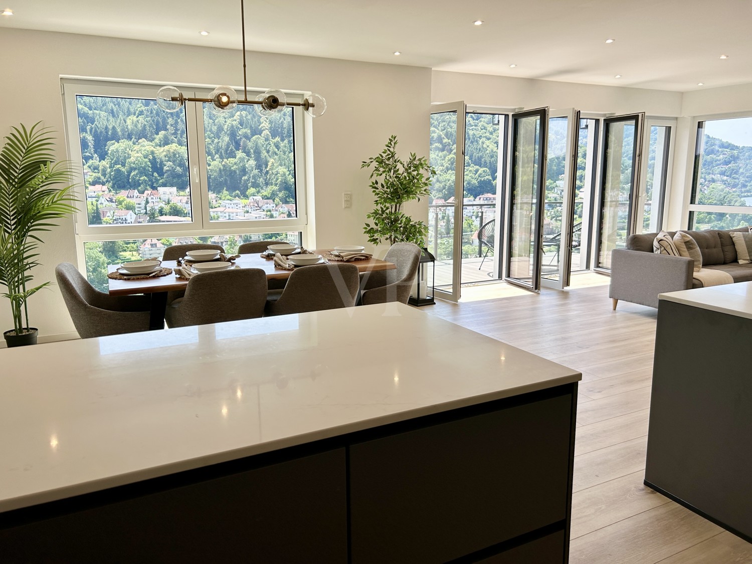 Vollmöblierte Maisonette mit Neckarblick – Erstbezug nach Sanierung