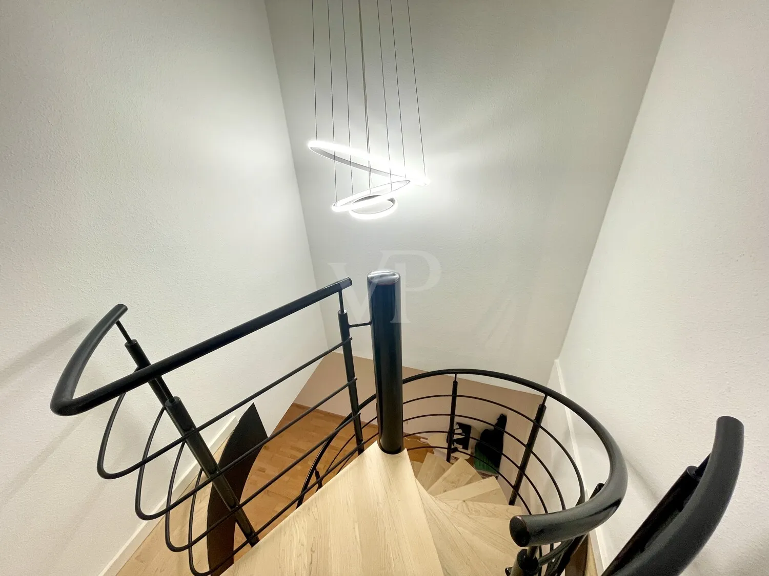 Detached multi-family house with a large garden and space for generations