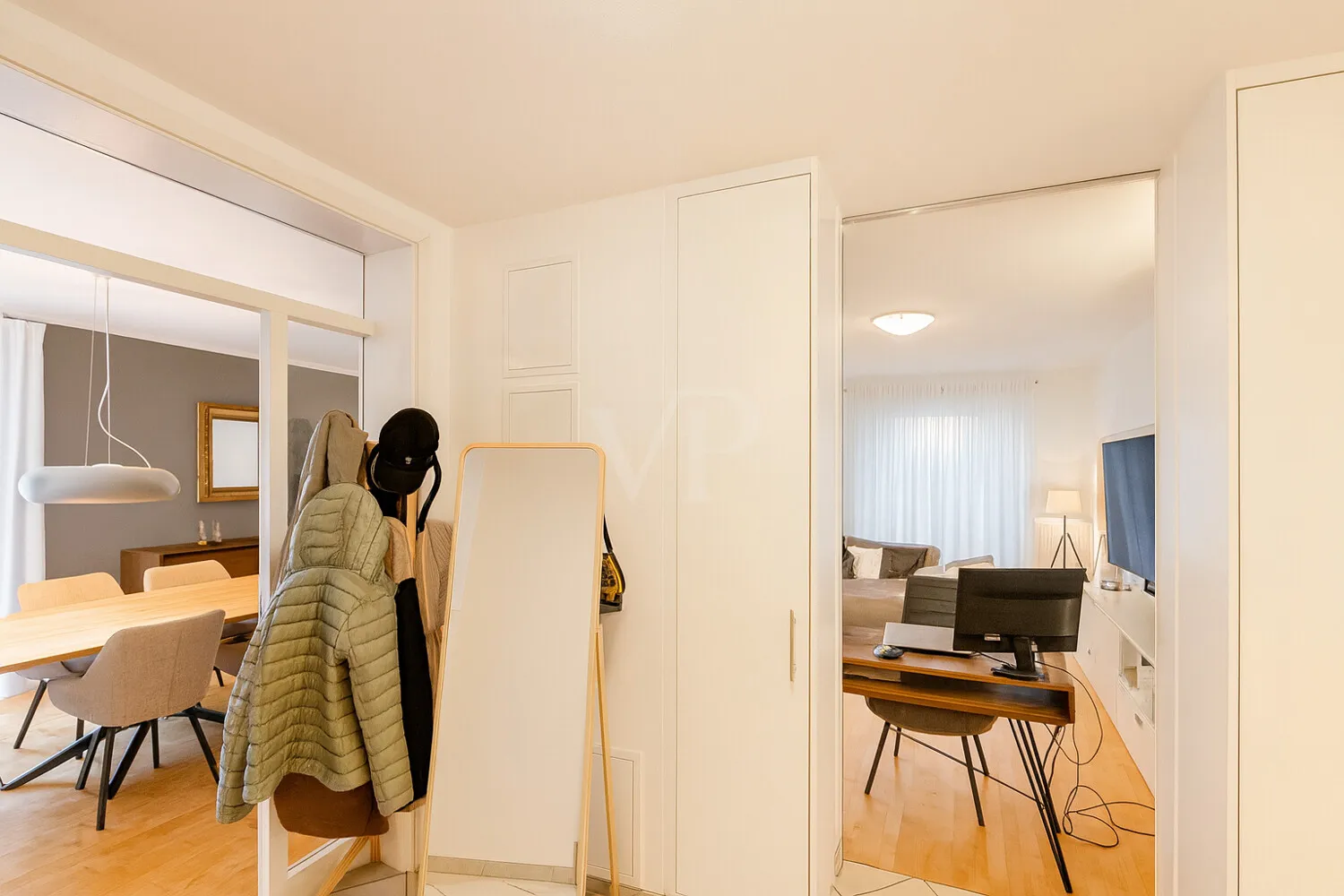 Detached multi-family house with a large garden and space for generations