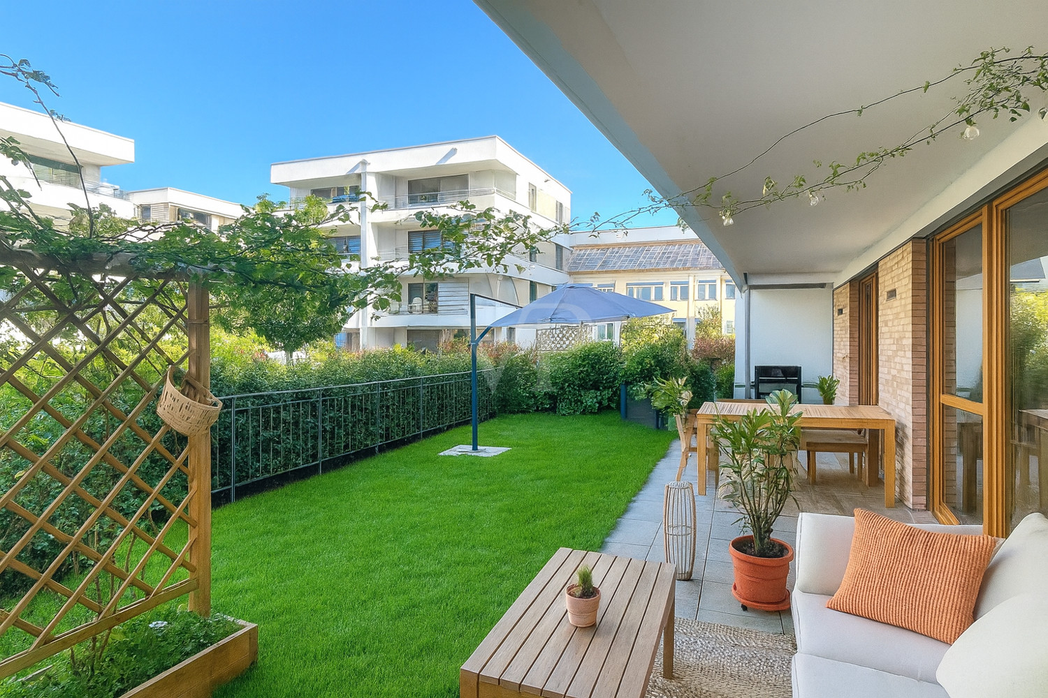 Luxuriöse Neubauwohnung mit exklusiver Ausstattung und privatem Garten in begehrter Lage