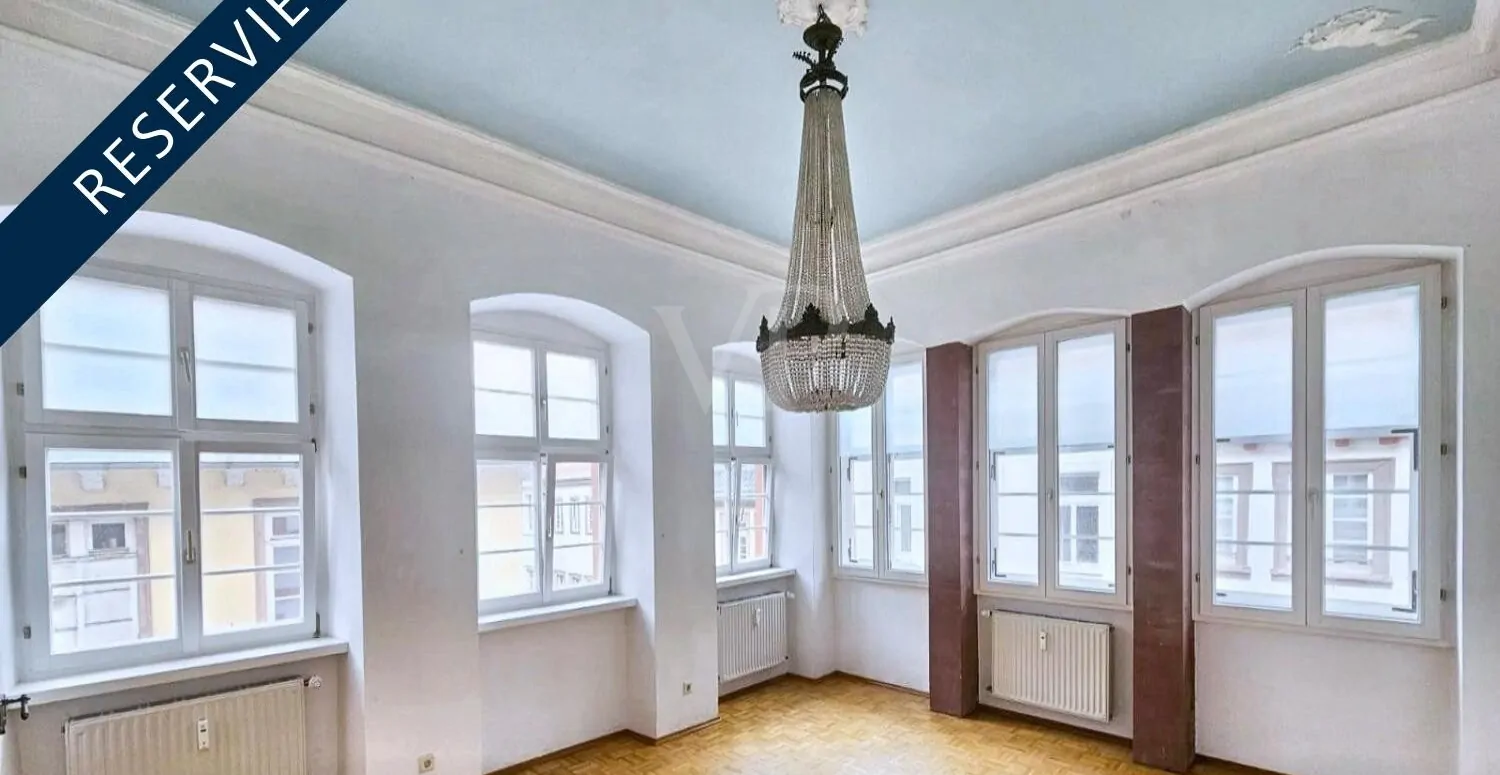 Stylish old apartment with charm on three floors in a listed building