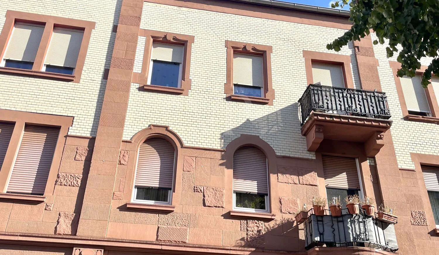 Herrschaftliche Wohnung mit Stuck und zwei Balkonen in der beliebten Schwetzingerstadt